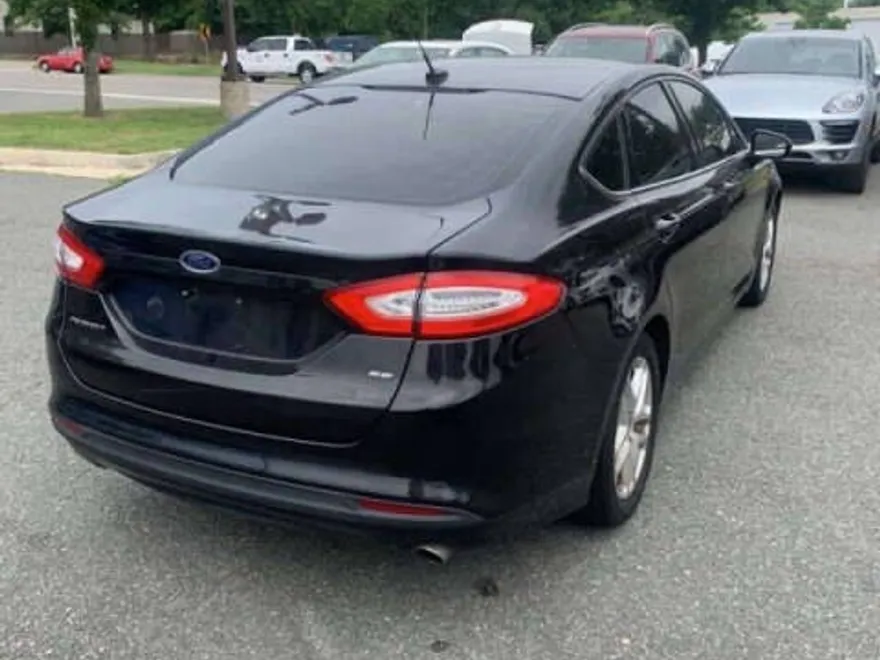 2015 Ford Fusion SE photo 1