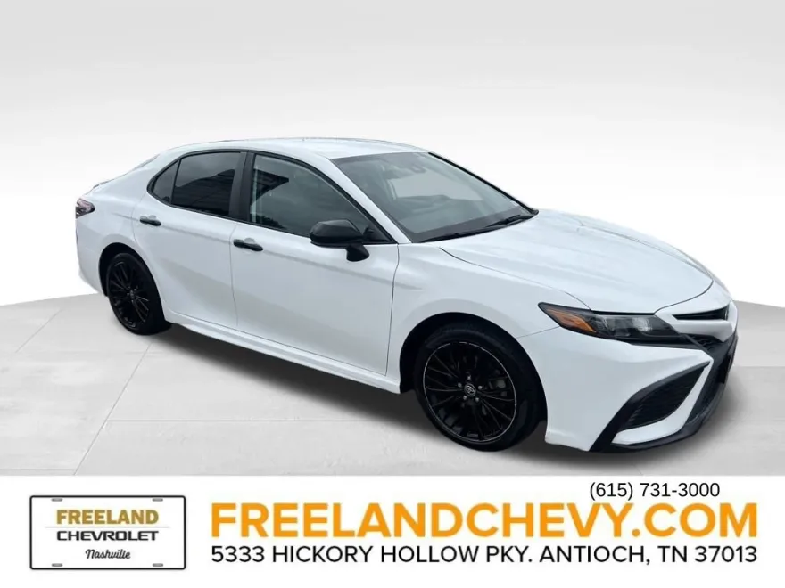 2021 Toyota Camry SE photo 1