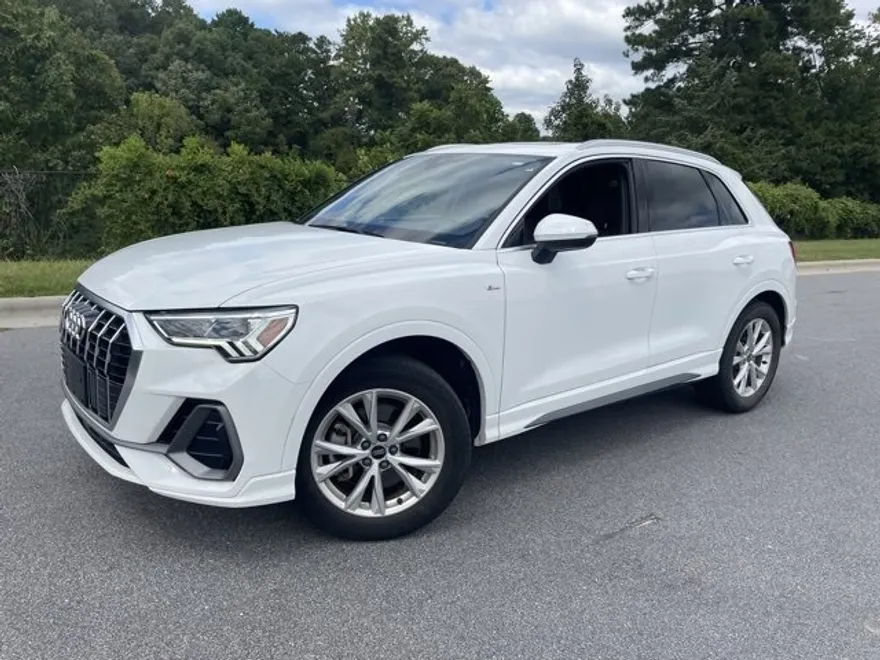 2023 Audi Q3 S line Premium photo 1