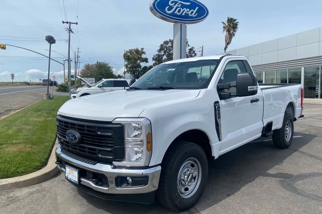 2025 Ford F-250 photo 1