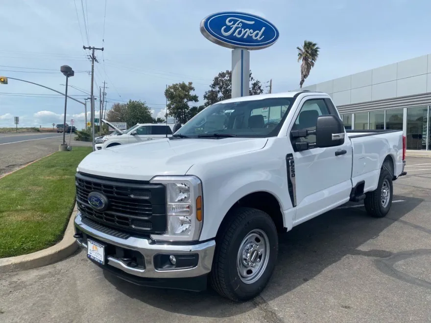 2025 Ford F-250 photo 1