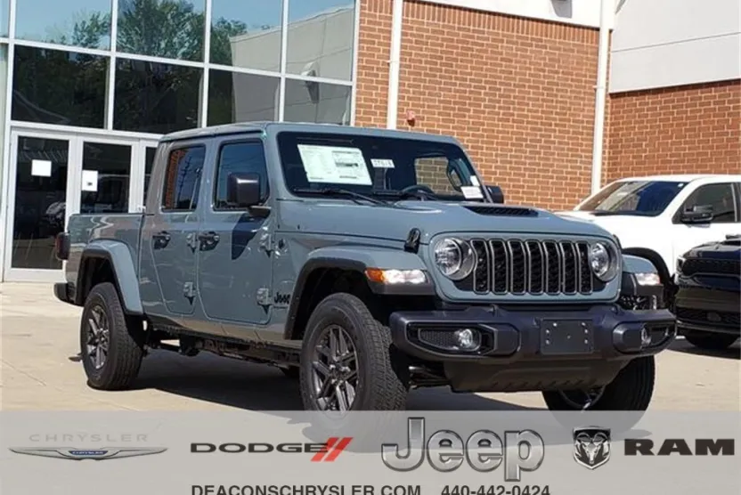 2025 Jeep Gladiator Sport S photo 1