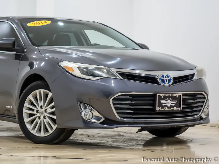 2014 Toyota Avalon Hybrid XLE Touring photo 1