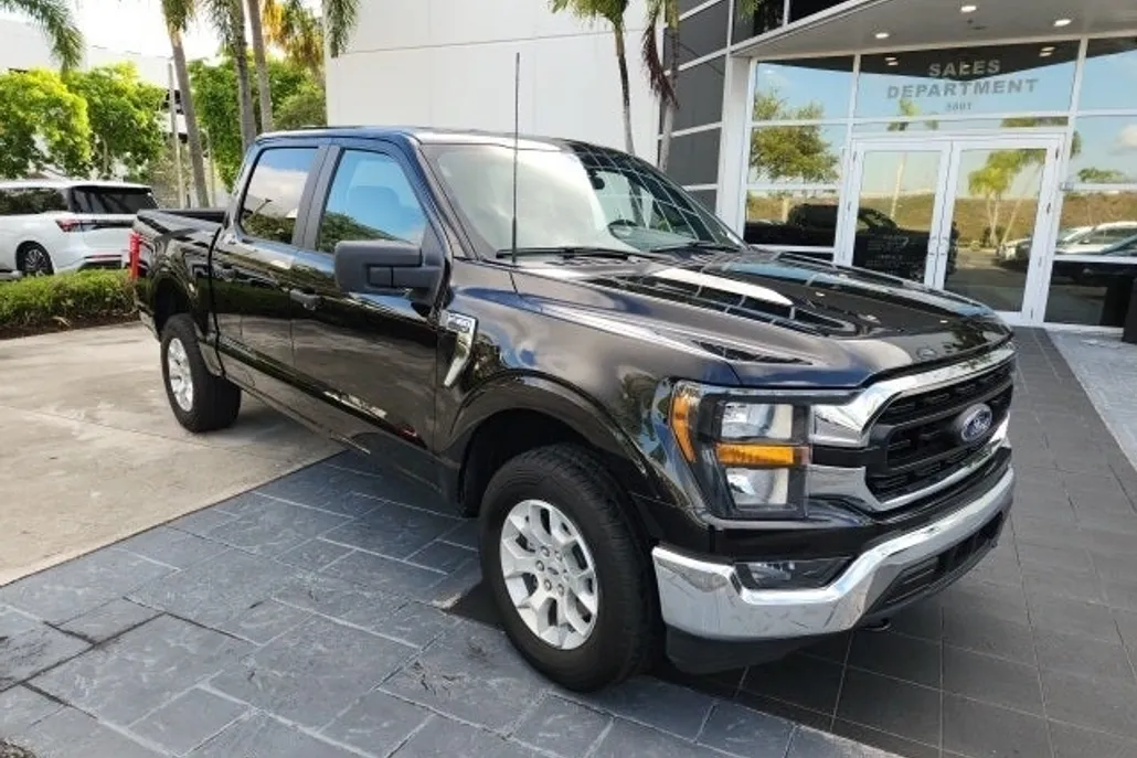 2023 Ford F-150 XLT photo 1