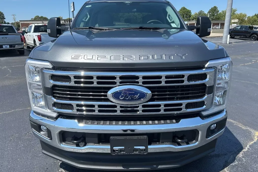 2026 Ford F-250 XLT photo 1