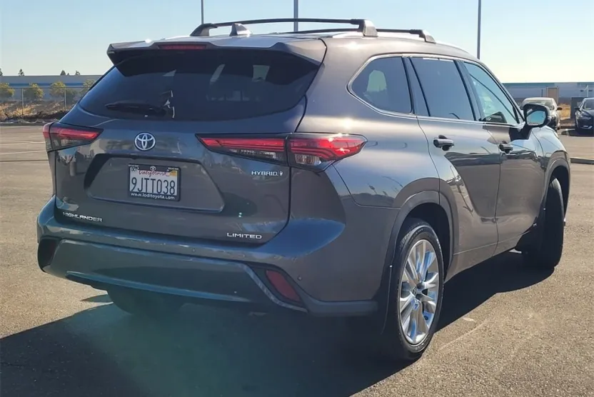 2023 Toyota Highlander Hybrid Limited photo 1