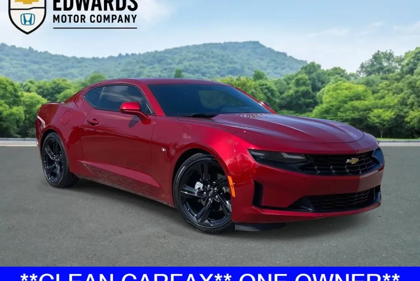 2021 Chevrolet Camaro 1LT photo 1