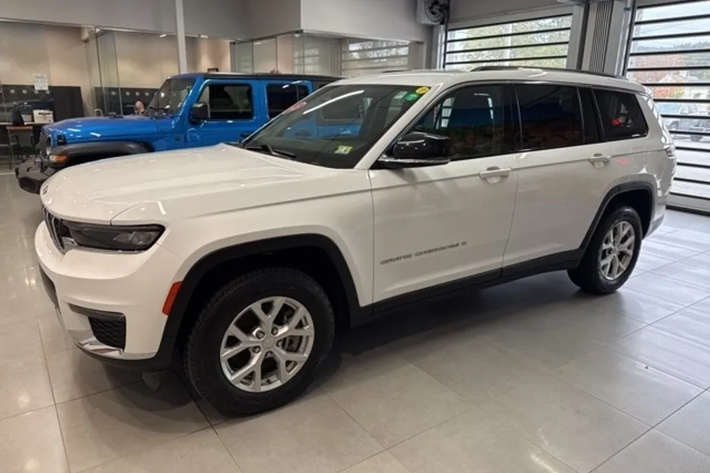 2023 Jeep Grand Cherokee Limited photo 1