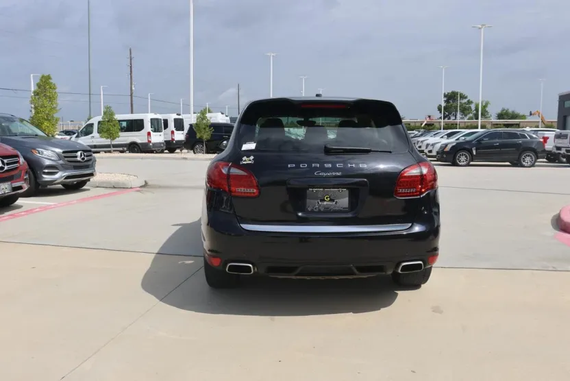 2012 Porsche Cayenne photo 1