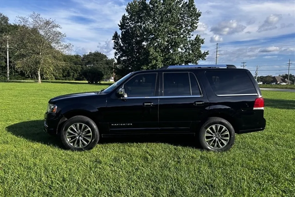 2016 Lincoln Navigator Select photo 1