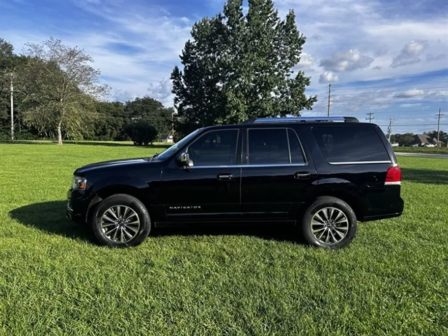 2016 Lincoln Navigator Select photo 1