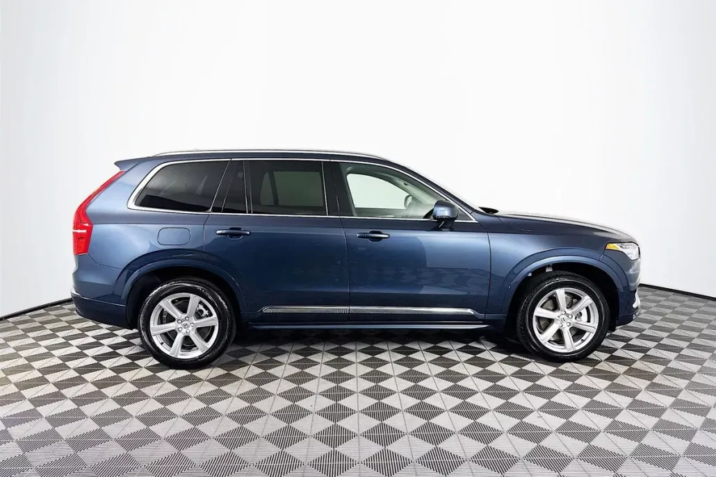2024 Volvo XC90 B5 Core photo 1