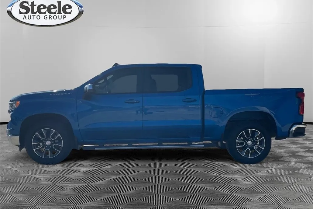 2023 Chevrolet Silverado 1500 LT photo 1