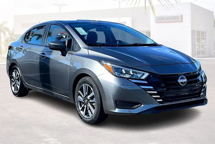 2025 Nissan Versa 1.6 SV photo 1