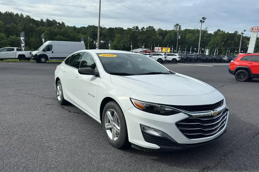2022 Chevrolet Malibu LS photo 1