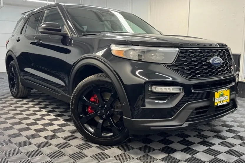 2021 Ford Explorer ST photo 1