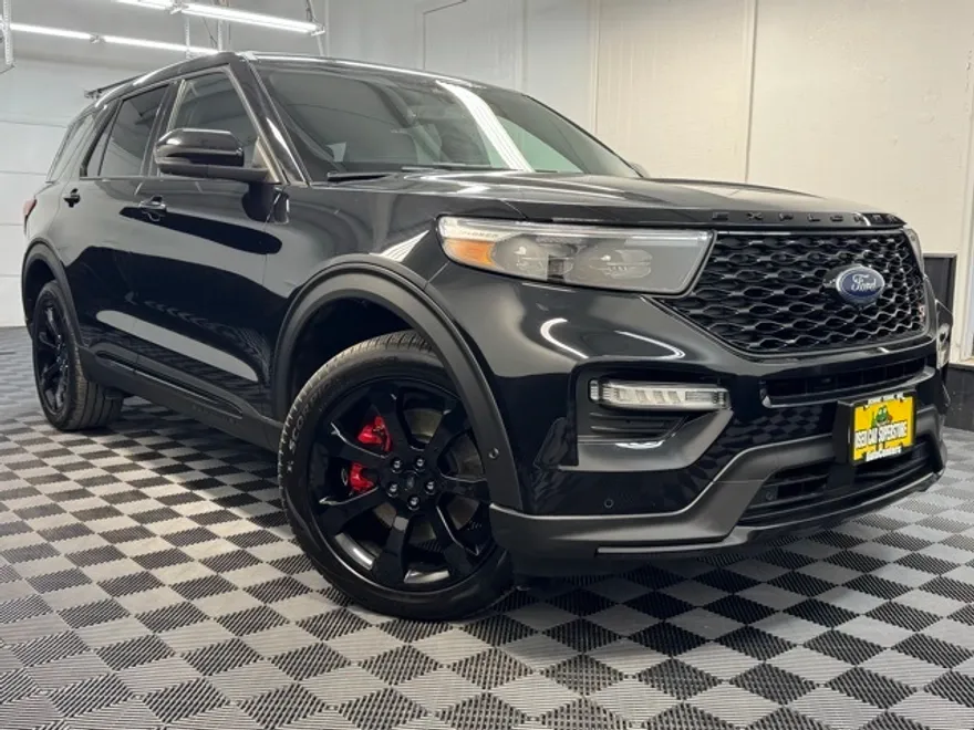2021 Ford Explorer ST photo 1