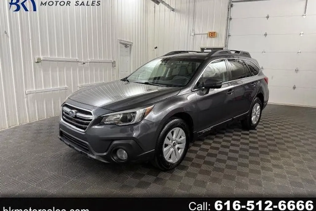 2019 Subaru Outback 2.5i Premium photo 1