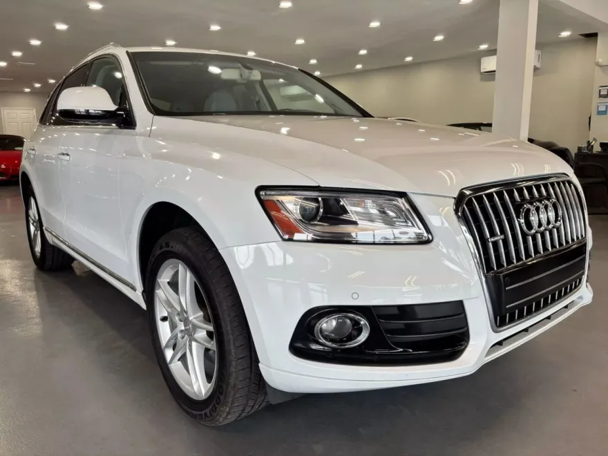 2016 Audi Q5 2.0T Premium Plus photo 1