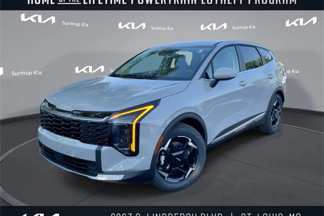 2026 Kia Sportage EX photo 1