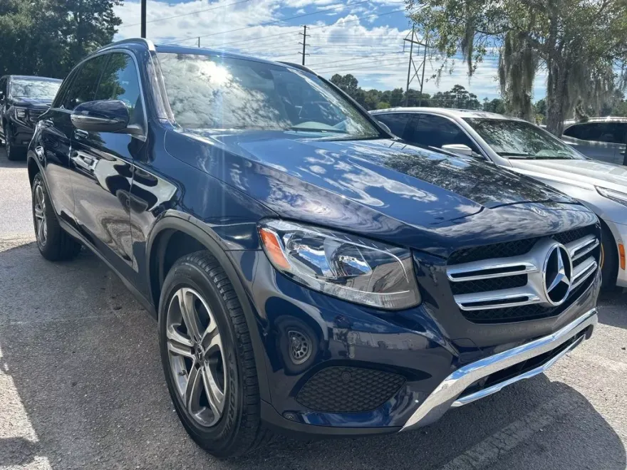 2019 Mercedes Benz GLC 300 photo 1