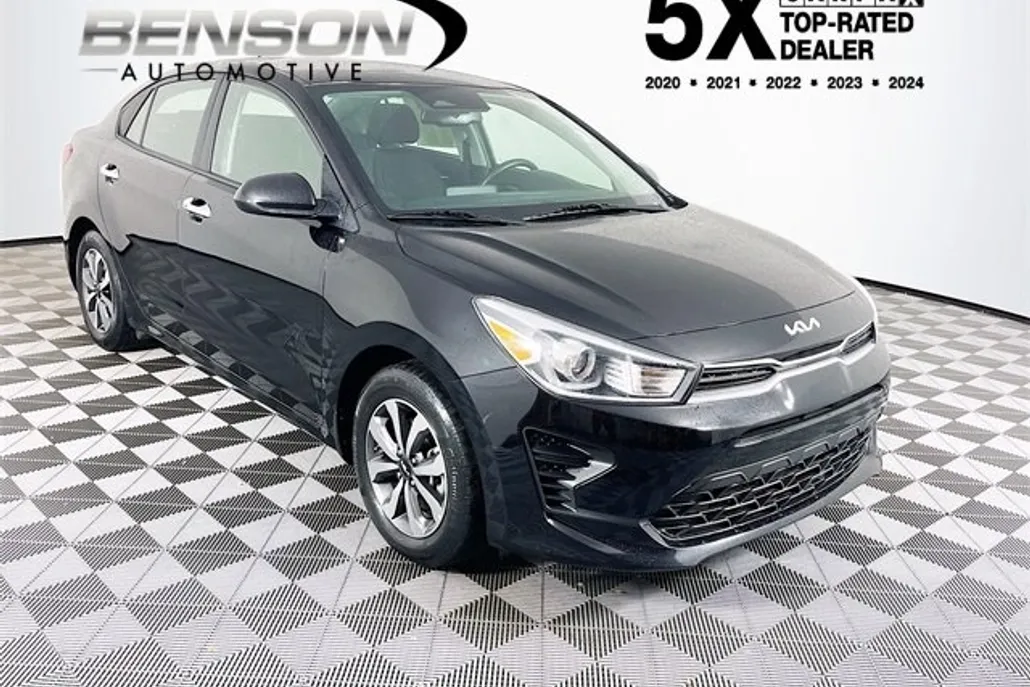 2022 Kia Rio S photo 1