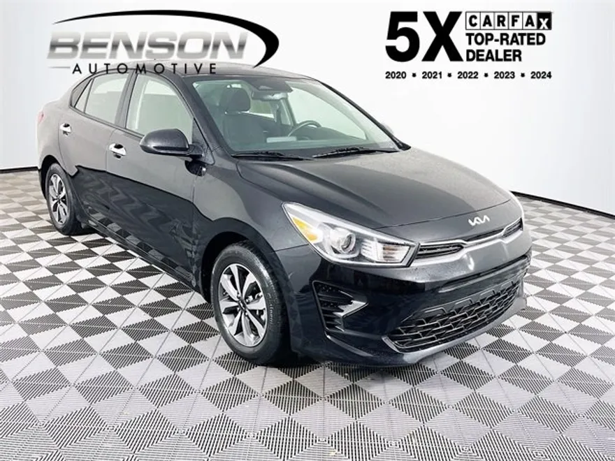 2022 Kia Rio S photo 1