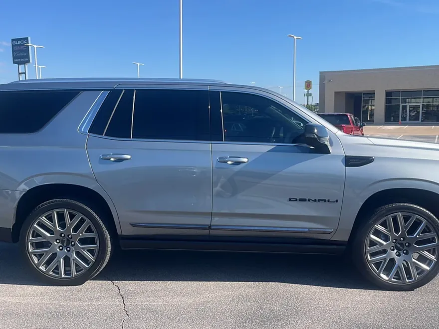 2025 Gmc Yukon Denali Ultimate photo 1