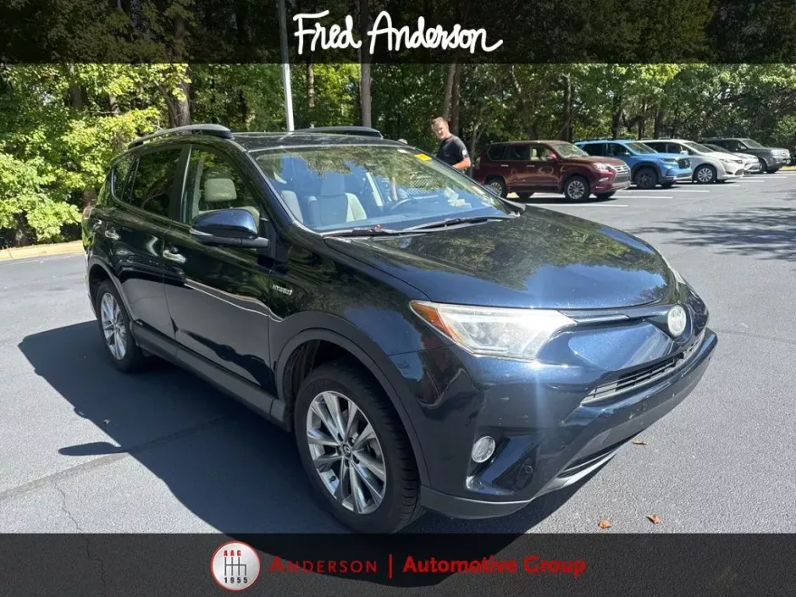 2017 Toyota RAV4 Hybrid Limited photo 1
