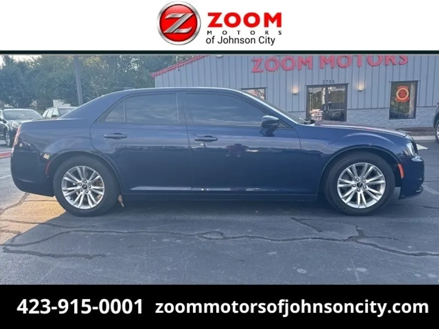 2017 Chrysler 300 S photo 1