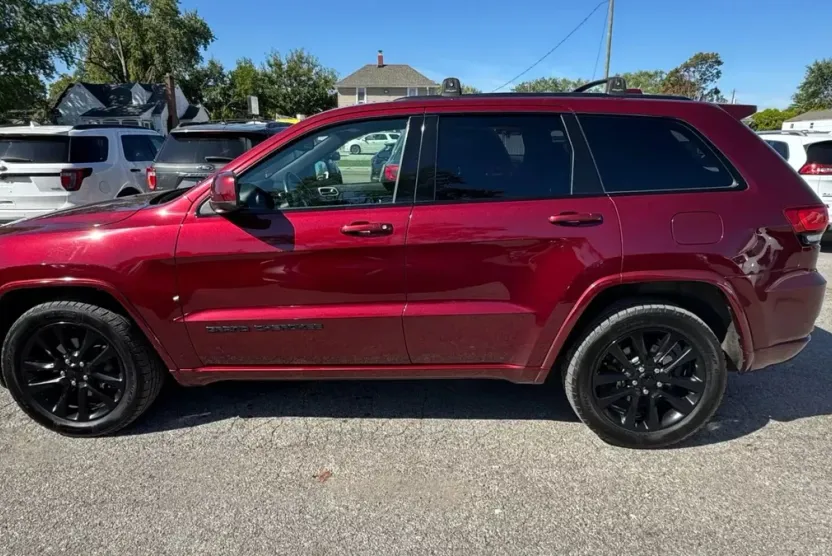 2018 Jeep Grand Cherokee Altitude Sport photo 1
