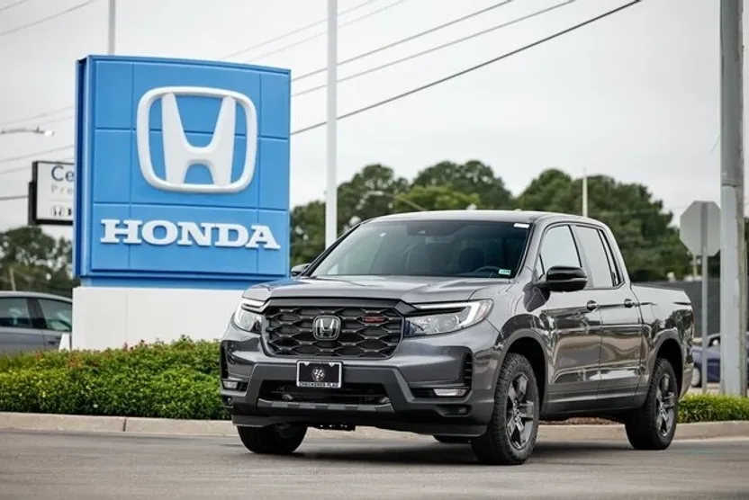 2026 Honda Ridgeline TrailSport photo 1