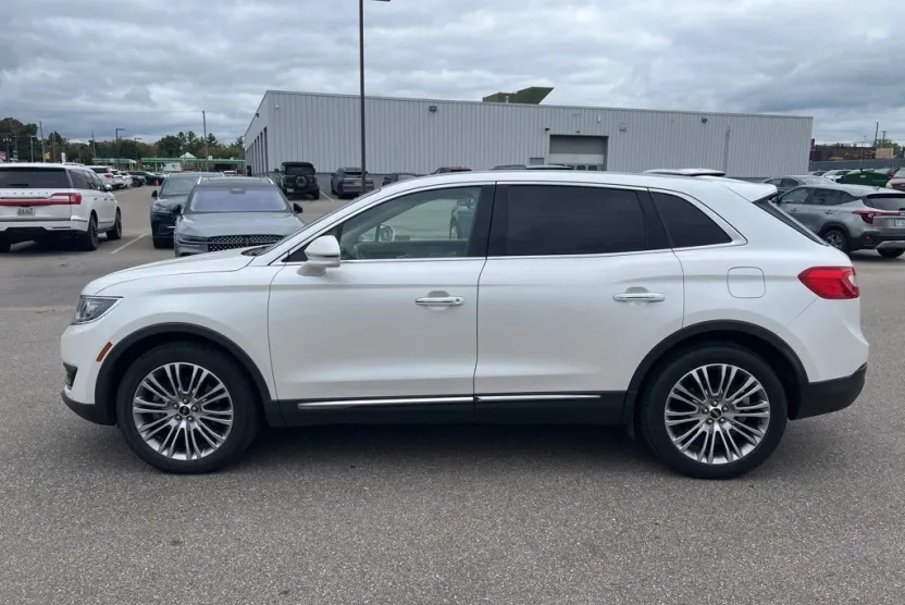 2017 Lincoln MKX Reserve photo 1