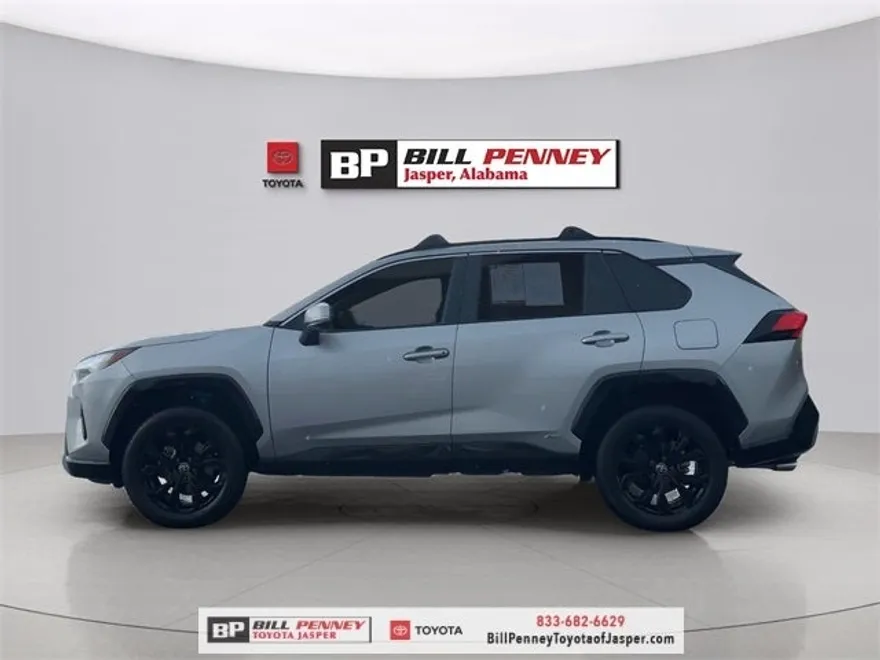 2022 Toyota RAV4 Hybrid SE photo 1