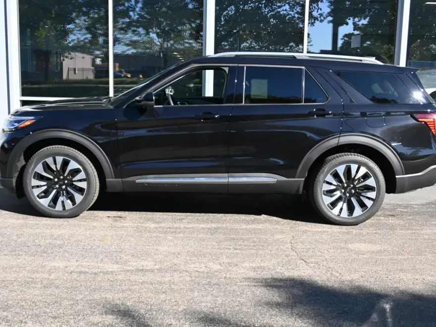 2026 Ford Explorer Platinum photo 1