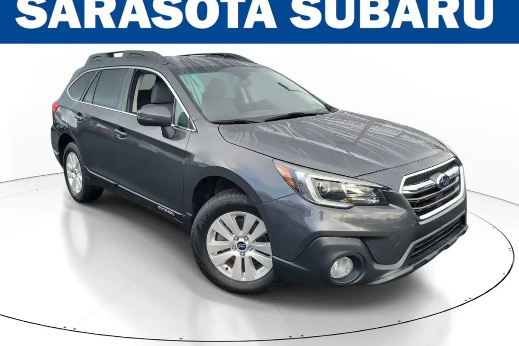 2019 Subaru Outback 2.5i Premium photo 1