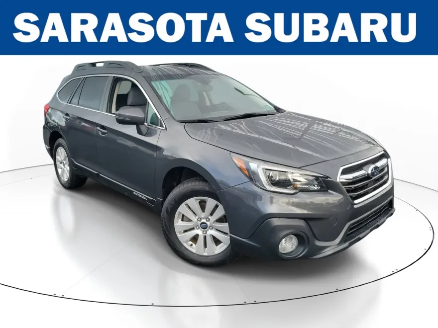 2019 Subaru Outback 2.5i Premium photo 1