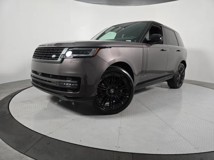 2025 Land Rover Range Rover SE photo 1