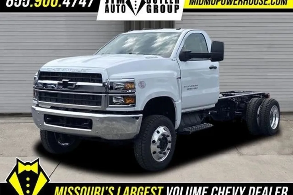 2024 Chevrolet Silverado 5500HD Work Truck photo 1