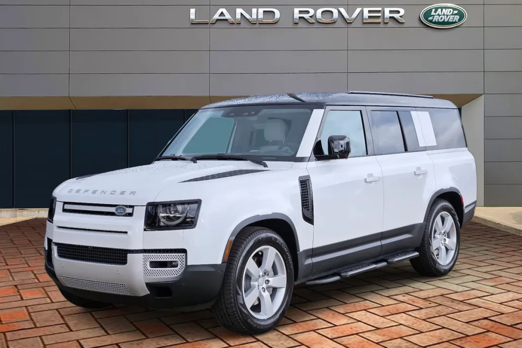 2025 Land Rover Defender 130 S photo 1
