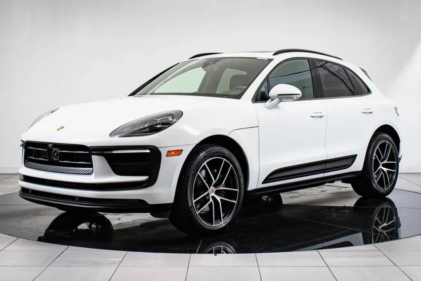 2024 Porsche Macan T photo 1