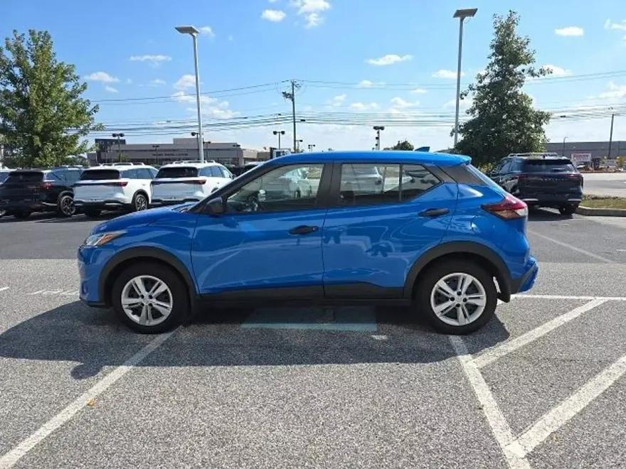 2024 Nissan Kicks S photo 1