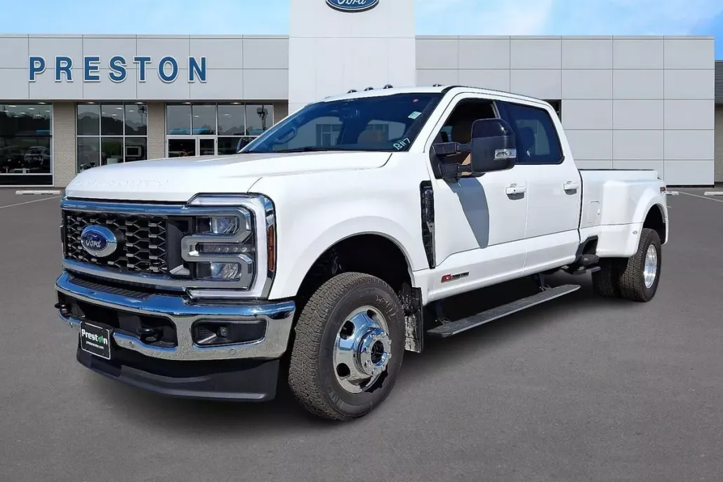 2026 Ford F-350 Lariat photo 1