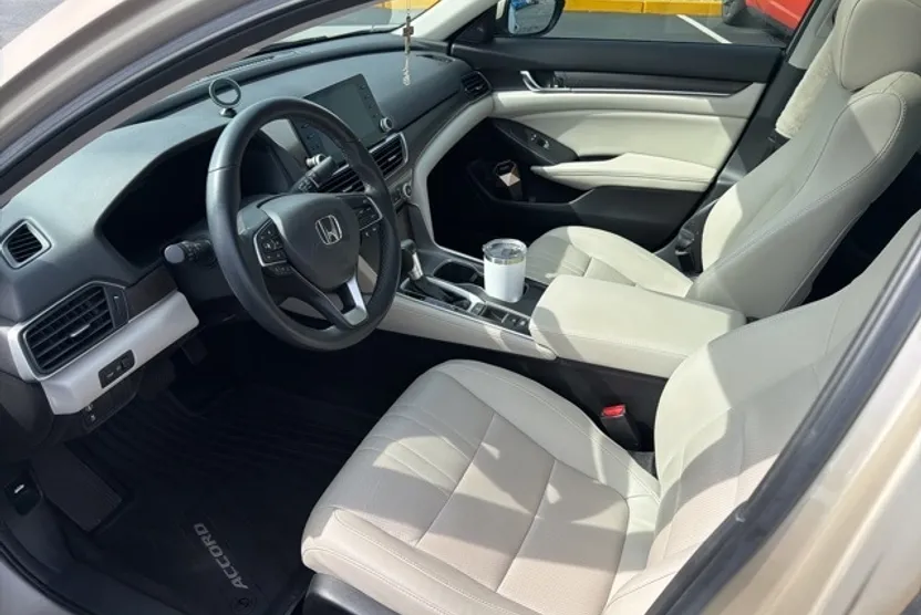 2019 Honda Accord EX-L photo 1