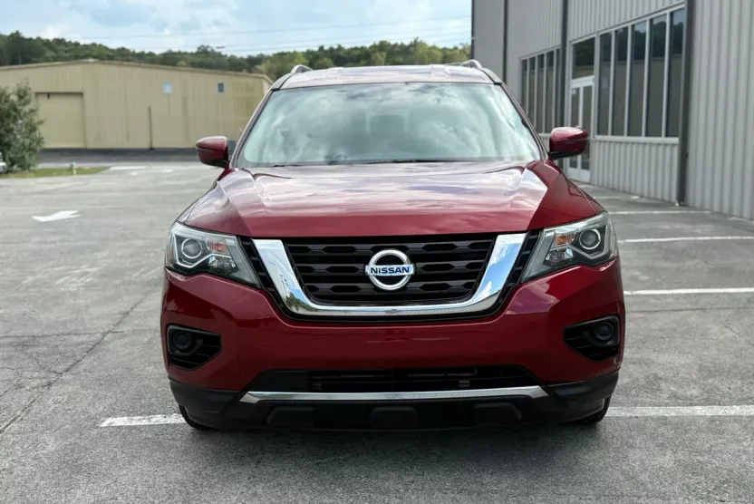 2018 Nissan Pathfinder S photo 1