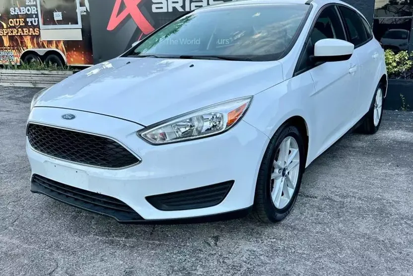 2018 Ford Focus SE photo 1