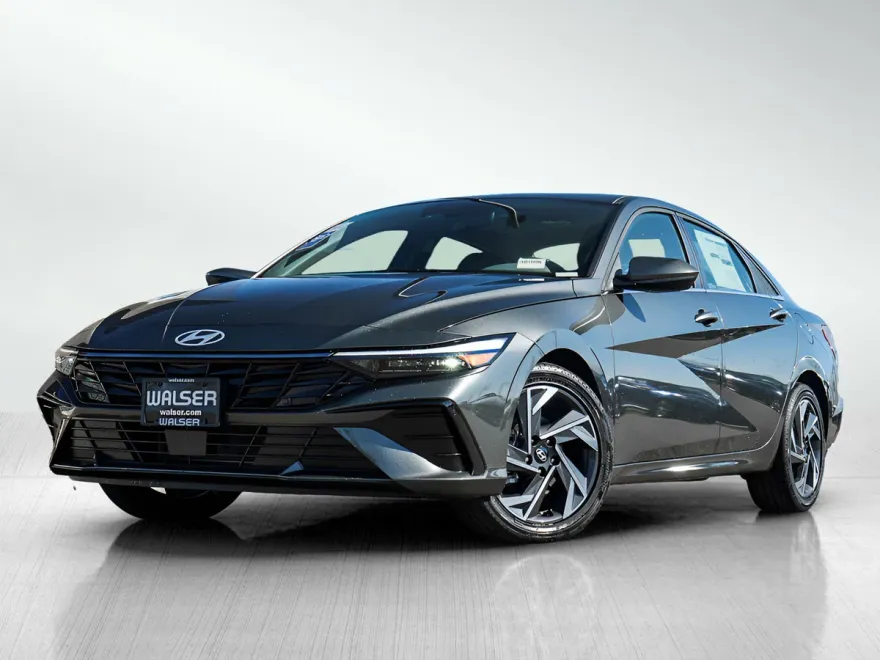 2025 Hyundai Elantra SEL Convenience photo 1