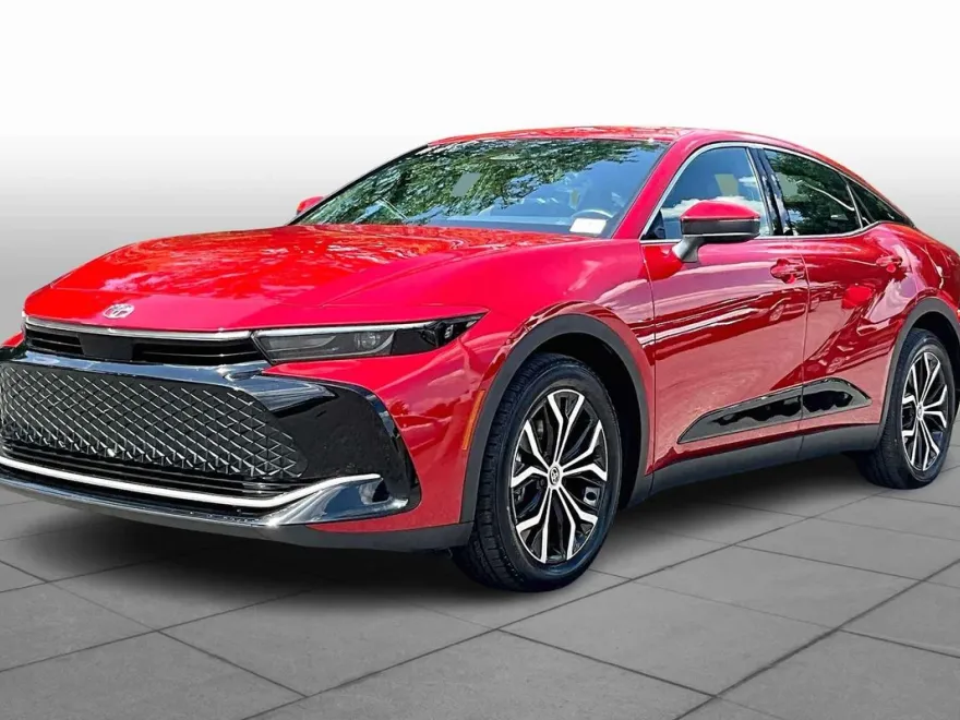 2024 Toyota Crown XLE photo 1
