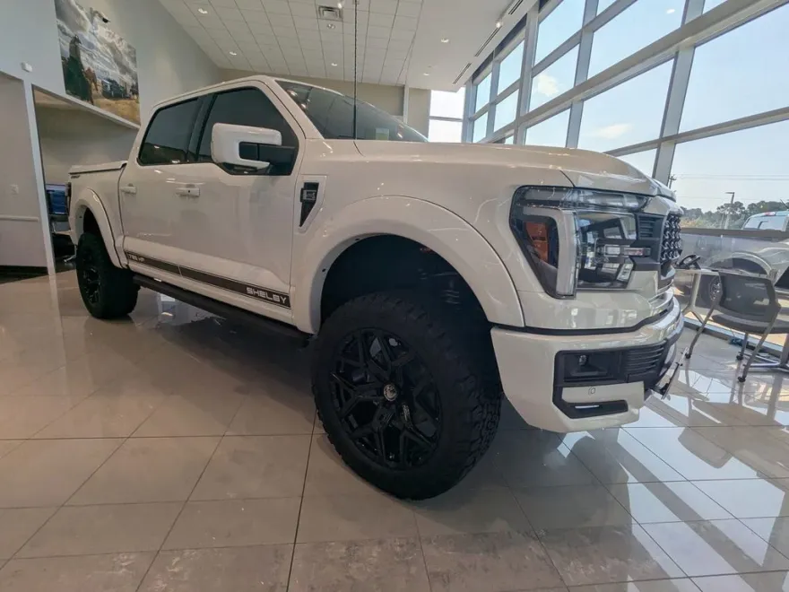 2025 Ford F-150 Lariat photo 1