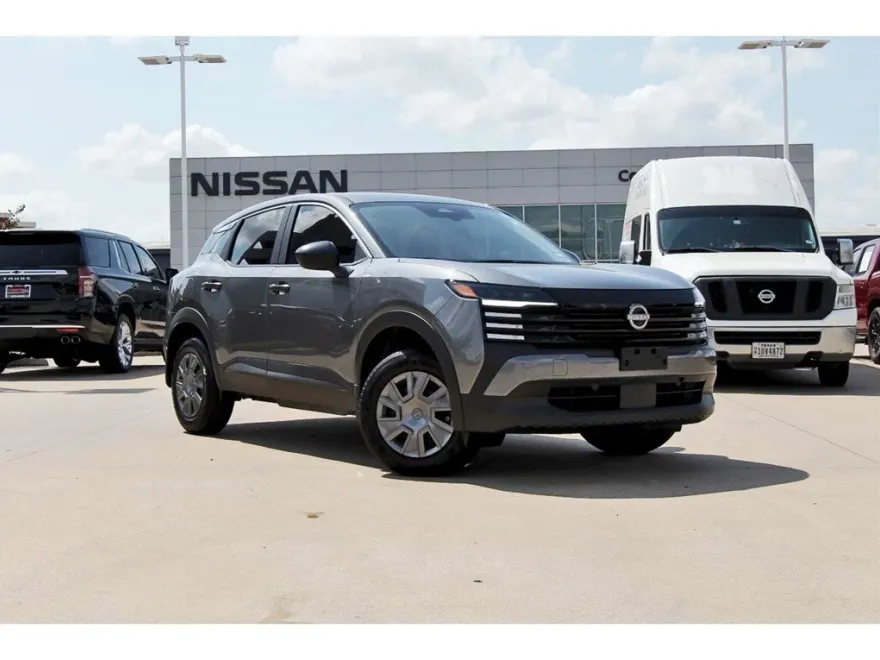 2025 Nissan Kicks S photo 1